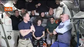 Astronauta americano lascia comando dell'Iss al cosmonauta russo Artemyev