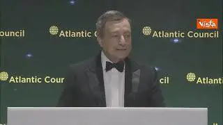 Draghi all'Atlantic Council: "Condivido questo premio con Italia e italiani"