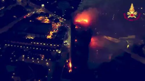 Il video choc: così si è sgretolata la Torre dei Moro