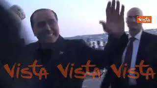 Berlusconi a Napoli, cena partenopea a base di pizza sul lungomare