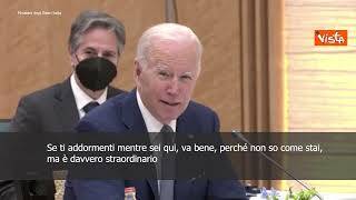 La battuta di Biden al premier australiano: "Se ti addormenti lo capisco"