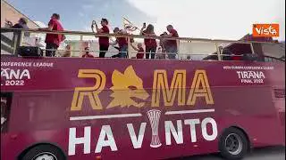 Conference League, il pullman della Roma parte dal Museo delle auto della Polizia di Stato