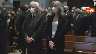 Funerali De Mita, Mattarella saluta i parenti nella chiesa di Nusco (Avellino)