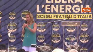 Meloni: “L'immigrazione illegale di massa è nelle mani dei poteri forti”