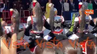 Festa della Repubblica, l'arrivo di Mattarella a bordo della Lancia Flaminia