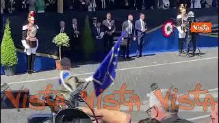 2 Giugno, la bandiera della Nato e quella dell'Onu alla parata della festa della Repubblica