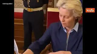 La presidente della Commissione Ue von der Leyen al Campidoglio ammira la vista sui Fori Imperiali