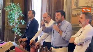 Salvini: "Mondo è cambiato, io sto dalla parte degli operai e della pace e sinistra parla di armi"