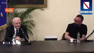 De Luca: "Al sud siamo nati per soffrire, ma i cani abbaiano e la carovana passa. Che ce ne fotte"