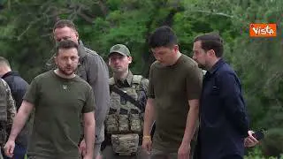 Zelensky a Mykolaiv: "Non smettiamo di lavorare per la vittoria"