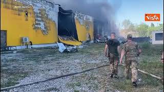 Ucraina, attacco missilistico al centro commerciale di Kremenchuk, la struttura in fiamme
