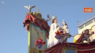 Festa della Bruna, l'arrivo del carro trionfale per la processione