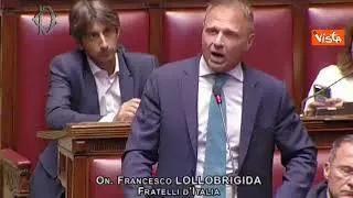 Lollobrigida in Aula: "Emergenza ora è votare". I deputati di Fdi urlano in coro Elezioni, elezioni