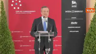 Draghi scherza con la stampa estera e racconta la barzelletta del banchiere centrale