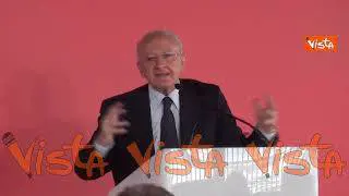 De Luca: "Vedo troppi scapigliati, quando venite in Campania dovete tenere la mascherina"