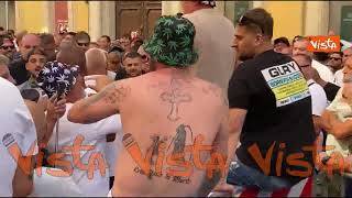 Protesta dei tassisti a Roma, cori e applausi a via del Corso nella seconda giornata di sciopero