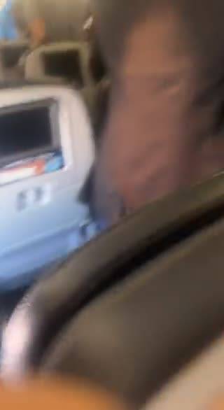 Paura sul volo 1658 della United Airlines: fumo a bordo