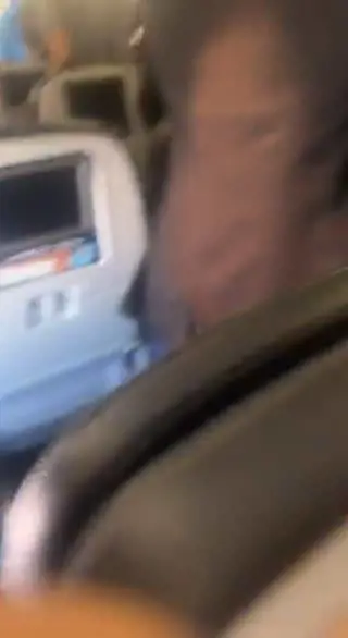 Paura sul volo 1658 della United Airlines: fumo a bordo