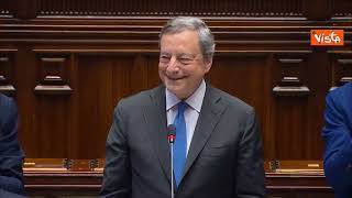 Draghi accolto con standing ovation alla Camera