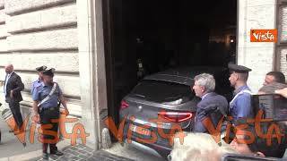 Vertice di centrodestra alla Camera, l'arrivo di Matteo Salvini in macchina
