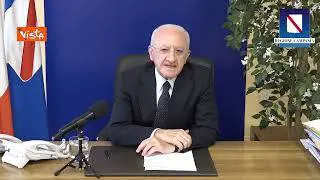 De Luca: "Salvini senza barba sembra un capitone, lo porto nel cuore come una reliquia"