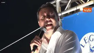 Salvini a Bari: Fate un applauso che arrivi fino all'ufficio di Emiliano