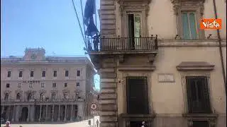 Dl Aiuti bis al Consiglio dei Ministri. A Palazzo Chigi si issa la bandiera italiana