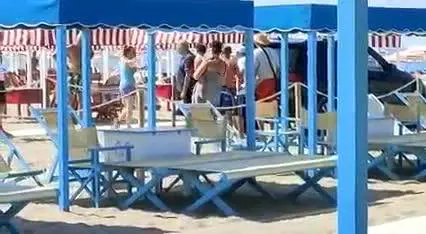 Un altro Suv finisce sulla spiaggia