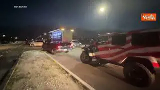 I sostenitori di Trump riuniti a Mar-a-Lago in segno di solidarietà dopo la perquisizione dell'Fbi