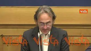 Bonelli si commuove mentre annuncia candidatura di Soumahoro: “Difende persone invisibili”