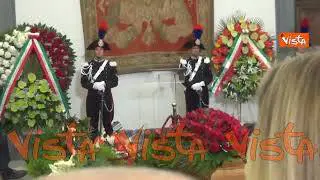 Addio a Piero Angela, la commozione del figlio Alberto alla camera ardente