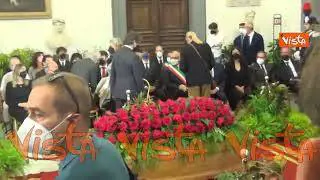 Addio a Piero Angela, le immagini della camera ardente al Campidoglio