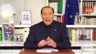 La battuta di Berlusconi: Vota comunista, anzi no vota Forza Italia