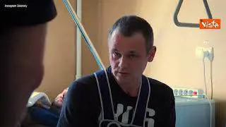 Zelensky visita i soldati feriti ricoverati a Leopoli. Il video