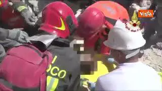 Sesto anniversario del sisma del centro Italia, le immagini dei soccorsi dei Vigili del Fuoco