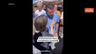 Selfie e abbracci dei sostenitori per Salvini a Frosinone