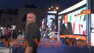 Berlusconi: "C'è solo una persona a cui affidarsi, ha vinto con il Milan e fondato una tv privata"