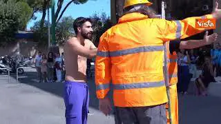 Test di Medicina a Roma, il flashmob "antisfiga" di Consulcesi con bare e gesti scaramantici