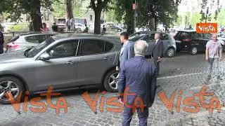 “Confcommercio incontra la politica”, ecco le immagini dell’arrivo di Conte all’evento di Roma