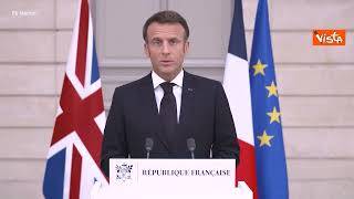 Macron, il messaggio in inglese: "Con scomparsa regina Elisabetta sentiamo il vuoto"
