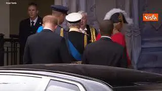 Funerali Regina Elisabetta, l'arrivo di Re Carlo, William e Harry