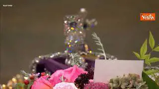 Funerali regina Elisabetta. sul feretro un biglietto del figlio Carlo