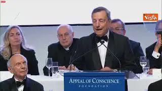 Draghi a New York: "Niente ambiguità su autocrazie, nostro futuro è in gioco"