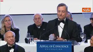 Draghi: "Mondo ha bisogno di coraggio e chiarezza, ma anche di speranza"