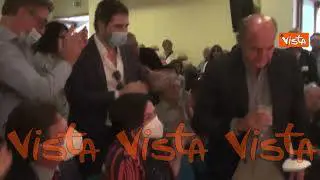 Standing ovation per Bersani a Portici