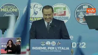 Berlusconi: "Siamo la maggioranza del Paese, nostre bandiere unite"