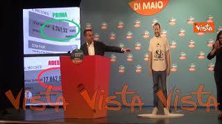 Chiusura campagna elettorale di Di Maio, sul palco un cartonato di Salvini