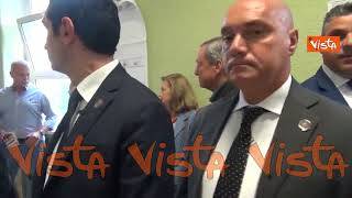 Elezioni 2022, il Presidente del Consiglio Draghi in fila al seggio elettorale con la moglie