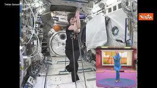 Samantha Cristoforetti fa yoga a bordo della Stazione Spaziale