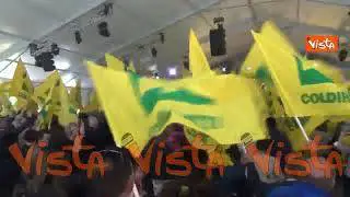 "A mano a mano" di Rino Gaetano per l'arrivo di Giorgia Meloni sul palco di Coldiretti